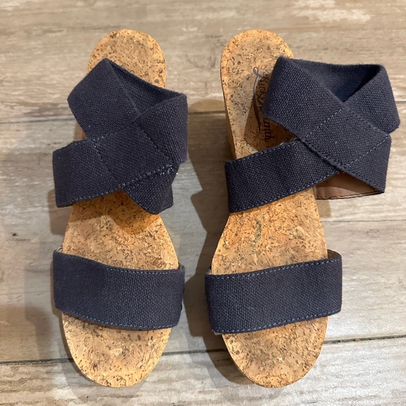 Lucky Brand Wedge Sandals - Picture 1 of 5